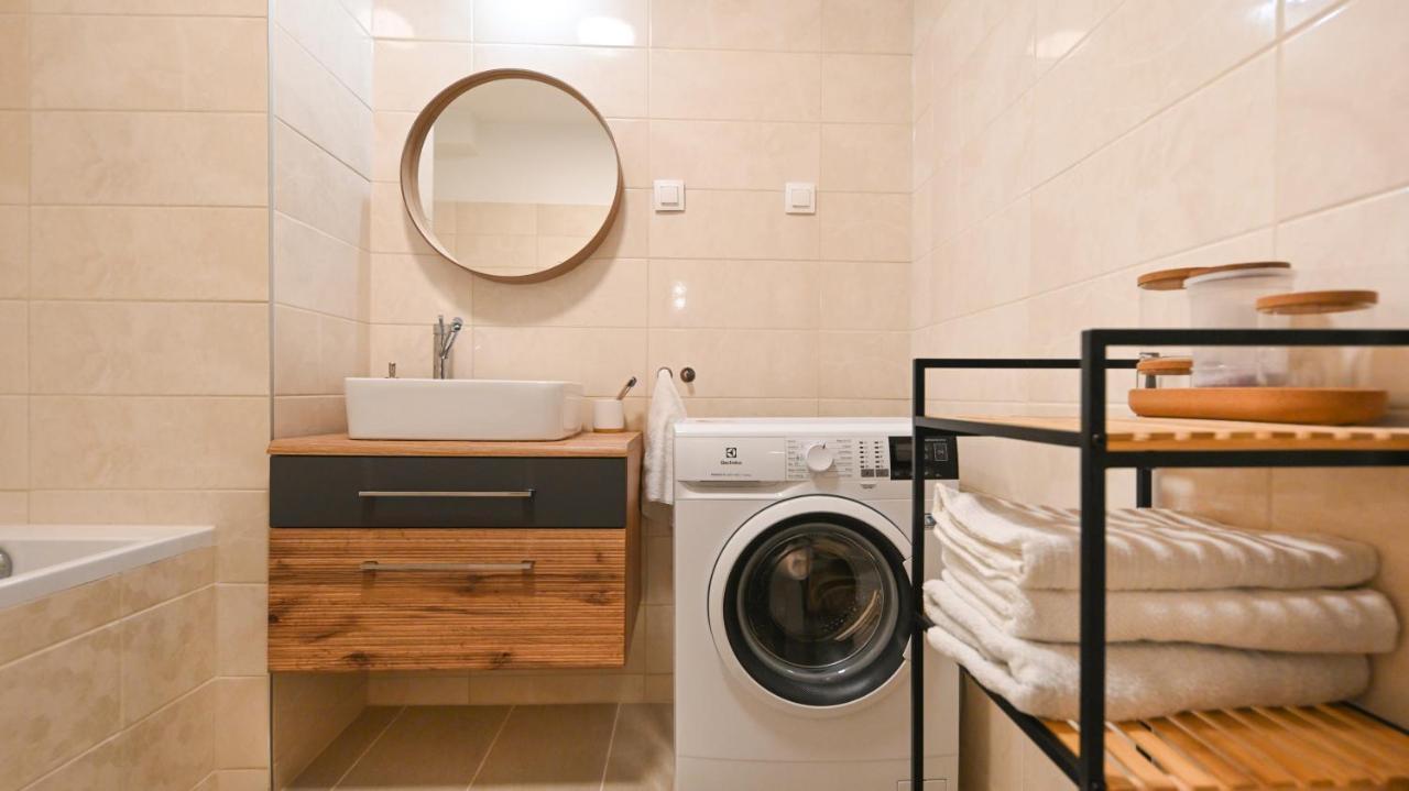 West Park Residence Apartment บูดาเปสต์ ภายนอก รูปภาพ