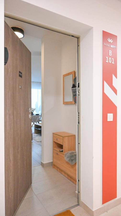 West Park Residence Apartment บูดาเปสต์ ภายนอก รูปภาพ